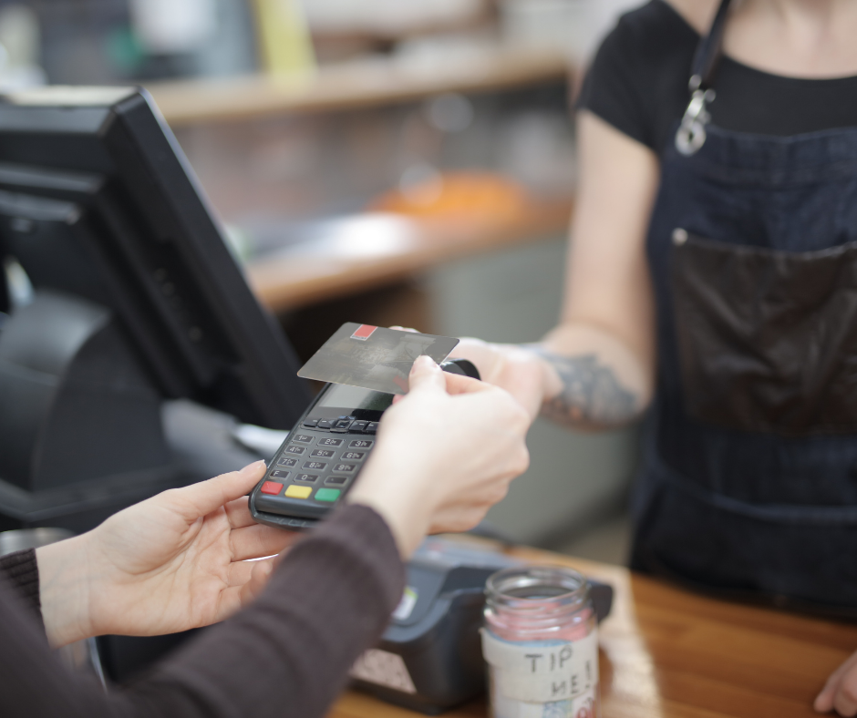 Trabajo de cajero, una de las profesiones más demandadas
