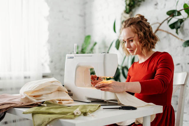 CURSO DE DISEÑO DE MODA Y COMPLEMENTOS